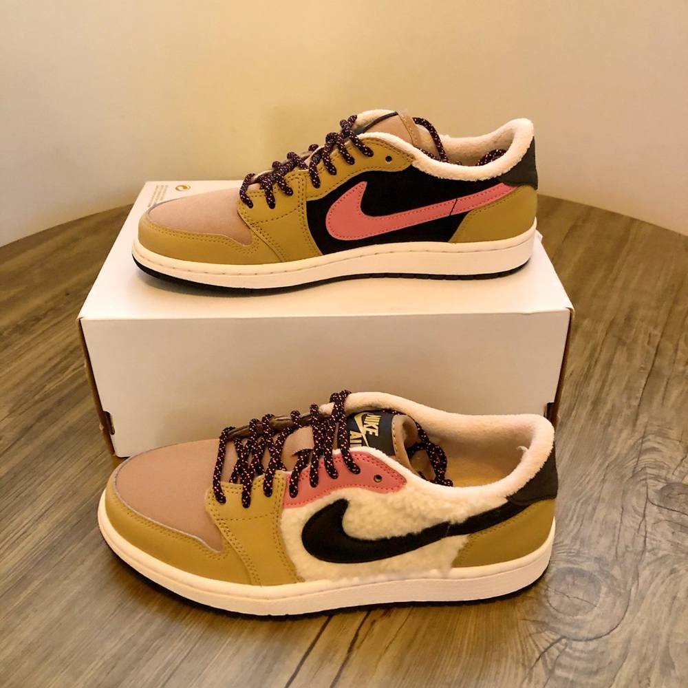 NEW - women’s Air Jordan 1 Retro Low OV - Picture 2 of 6